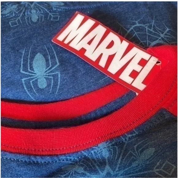 Marvel Spiderman Christmas Santa Hat Boy Shirt Size 6 - Picture 5 of 7